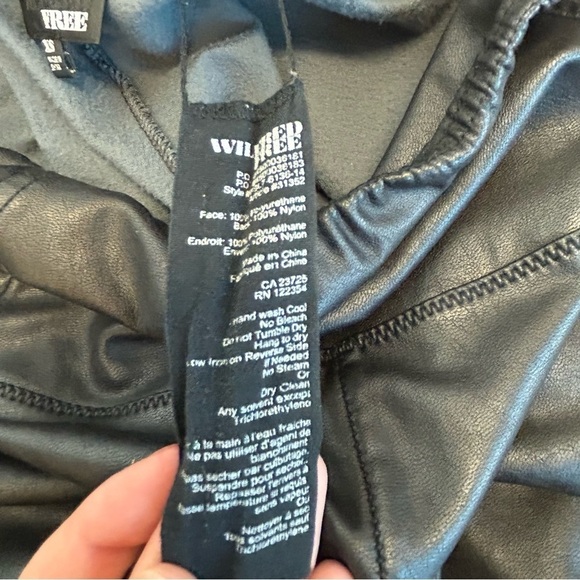 ARITZIA Wilfred Free Black Daria Faux leather leggings high waisted Sz XS - Picture 5 of 11